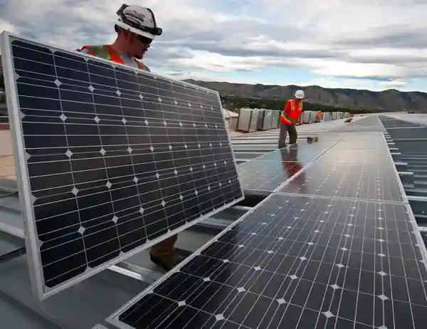 Solar panels manufacturers